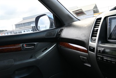 2004 Toyota Landcruiser Prado - Thumbnail