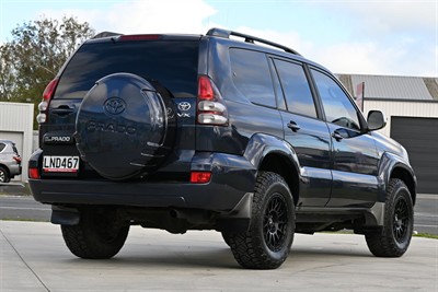 2004 Toyota Landcruiser Prado - Thumbnail