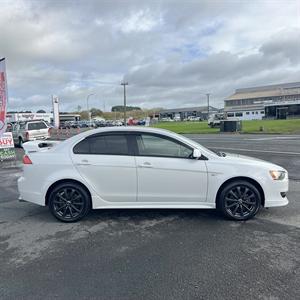 2008 Mitsubishi Galant - Thumbnail