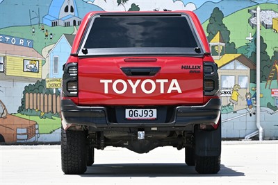 2023 Toyota Hilux - Thumbnail