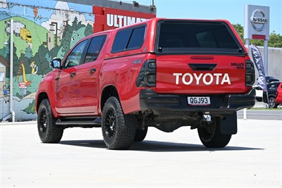 2023 Toyota Hilux - Thumbnail