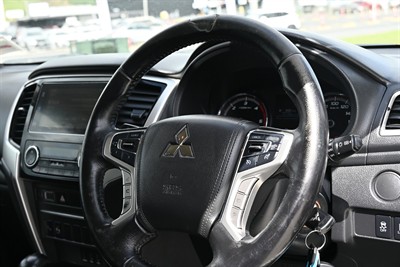 2022 Mitsubishi Triton - Thumbnail