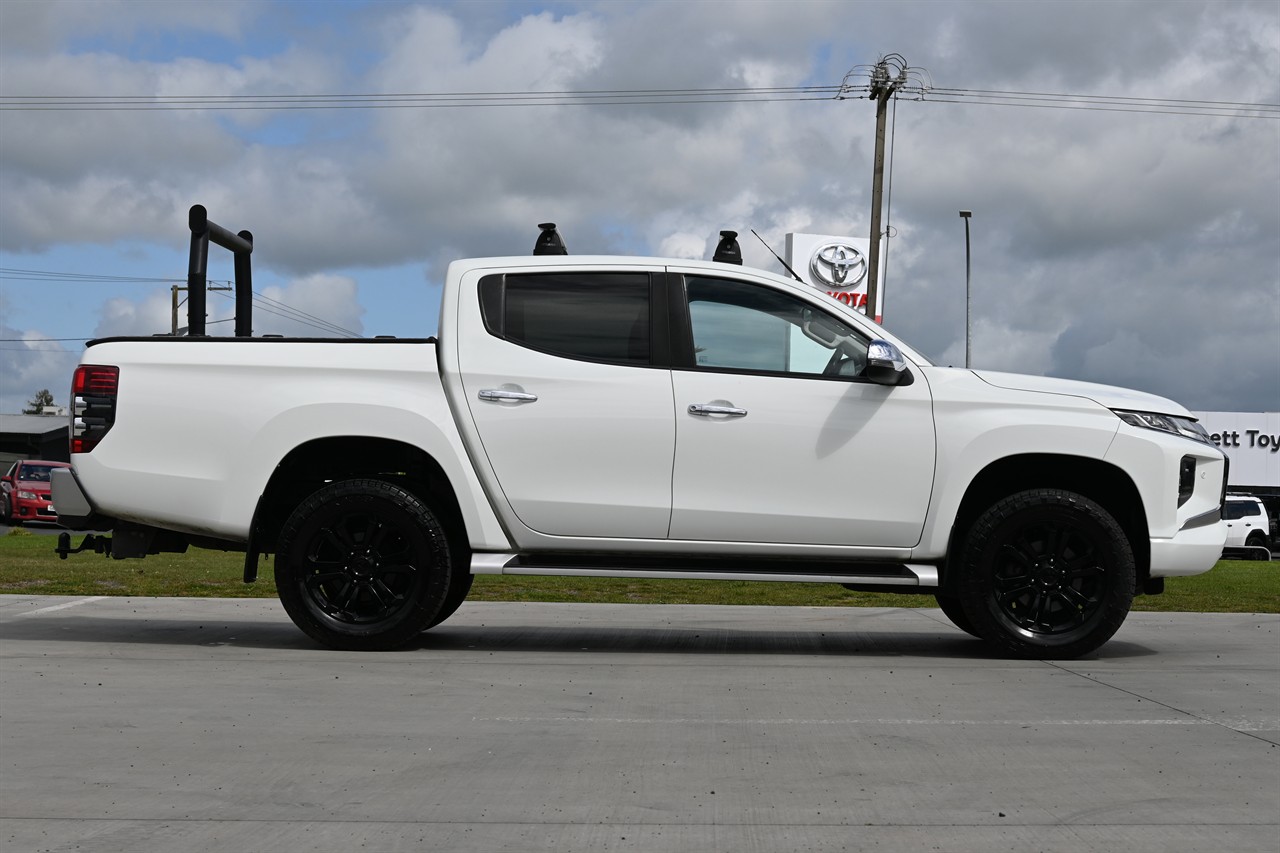 2022 Mitsubishi Triton