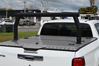 2022 Mitsubishi Triton - Thumbnail