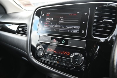2019 Mitsubishi Outlander - Thumbnail