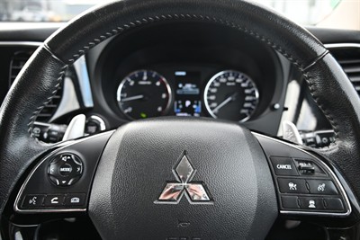 2019 Mitsubishi Outlander - Thumbnail