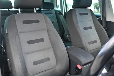 2009 Volkswagen Tiguan - Thumbnail