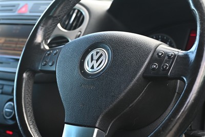 2009 Volkswagen Tiguan - Thumbnail