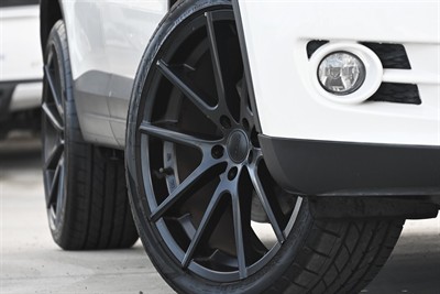 2009 Volkswagen Tiguan - Thumbnail