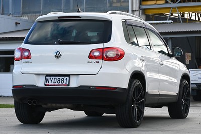 2009 Volkswagen Tiguan - Thumbnail