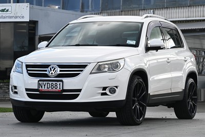 2009 Volkswagen Tiguan - Thumbnail