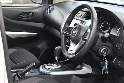 2021 Nissan Navara - Thumbnail