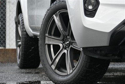2021 Nissan Navara - Thumbnail