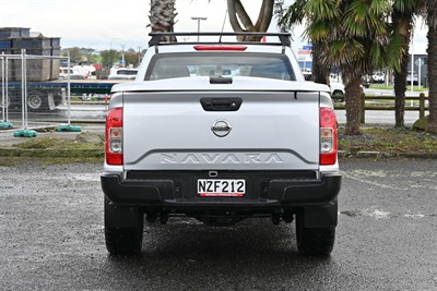 2021 Nissan Navara - Thumbnail
