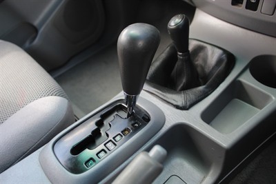 2005 Toyota Hilux - Thumbnail