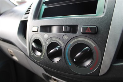 2005 Toyota Hilux - Thumbnail