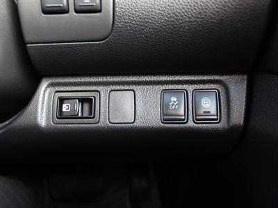 2021 Nissan Navara - Thumbnail