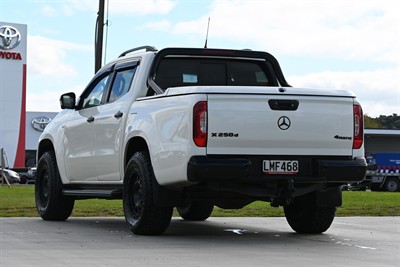 2018 Mercedes-Benz X-Class - Thumbnail