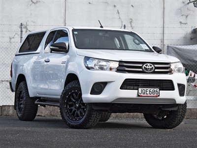 2016 Toyota Hilux - Thumbnail