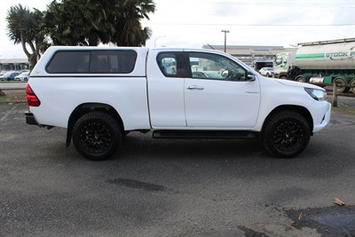 2016 Toyota Hilux - Thumbnail