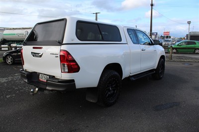 2016 Toyota Hilux - Thumbnail