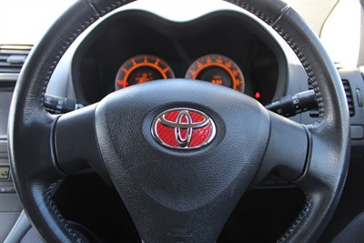 2009 Toyota Auris - Thumbnail