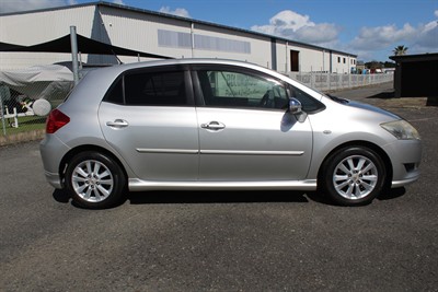 2009 Toyota Auris - Thumbnail
