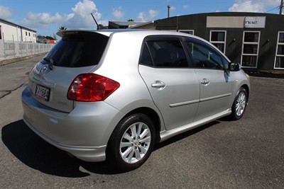 2009 Toyota Auris - Thumbnail