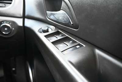 2014 Holden Cruze - Thumbnail