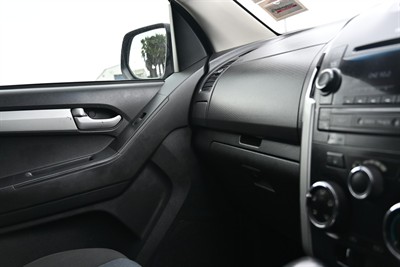 2014 Isuzu D-Max - Thumbnail
