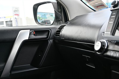 2014 Toyota Landcruiser Prado - Thumbnail