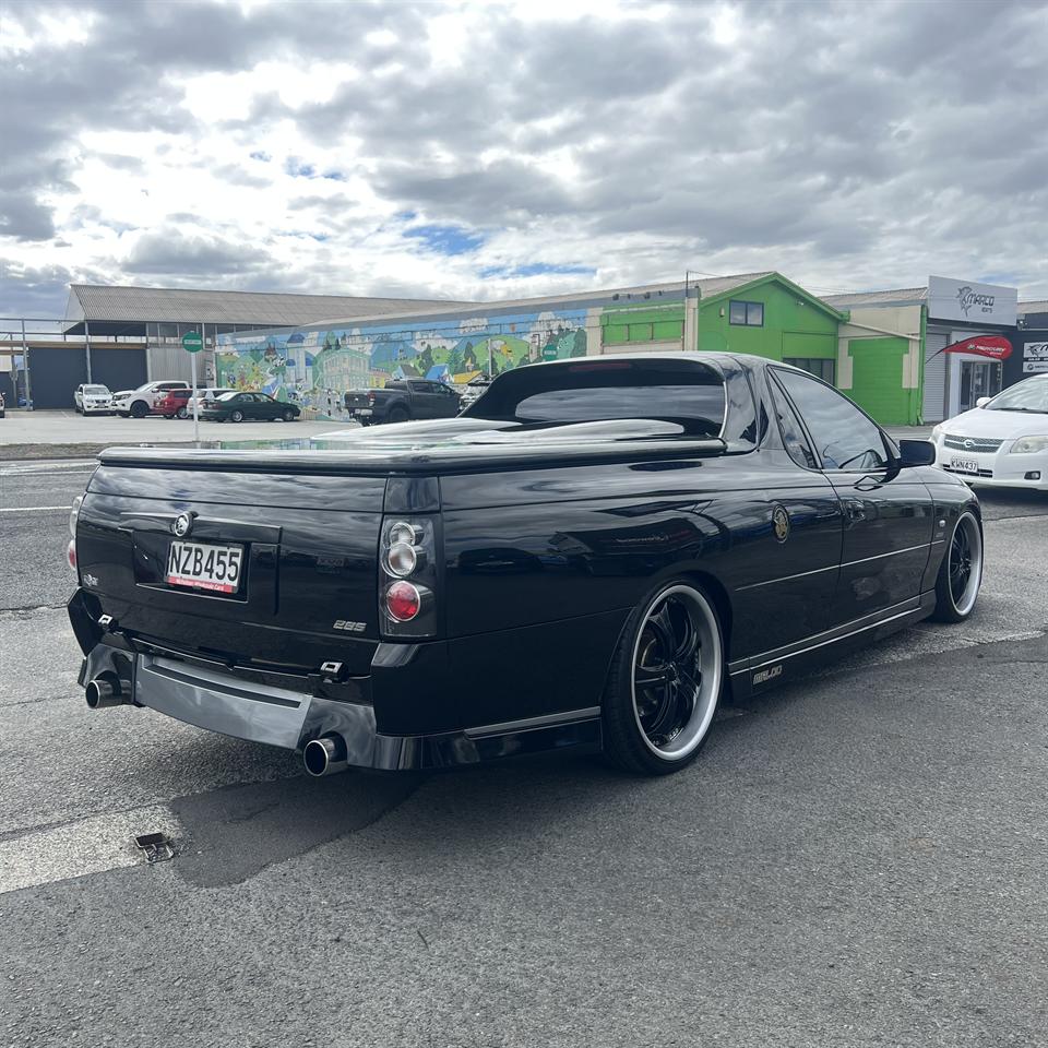 2004 Holden Commodore