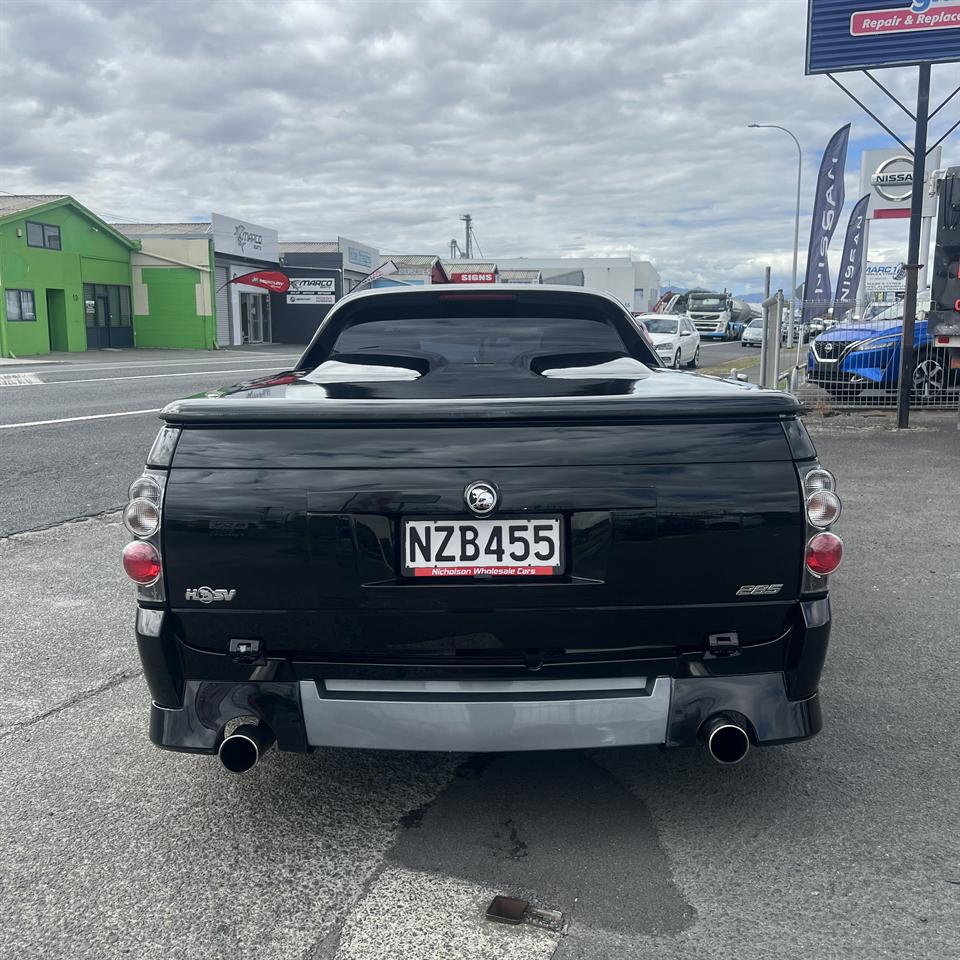 2004 Holden Commodore
