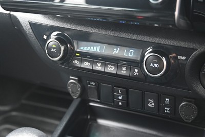 2021 Toyota Hilux - Thumbnail