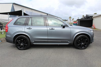 2017 Volvo Xc90 - Thumbnail