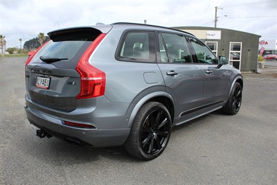 2017 Volvo Xc90 - Thumbnail