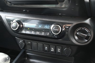 2017 Toyota Hilux - Thumbnail