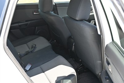 2005 Mazda Axela - Thumbnail