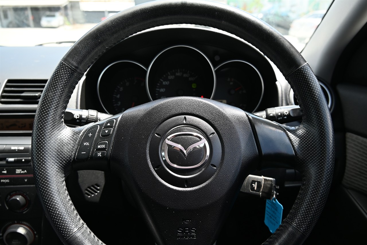 2005 Mazda Axela