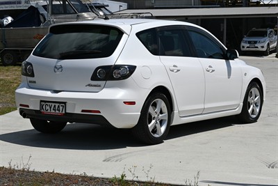 2005 Mazda Axela - Thumbnail