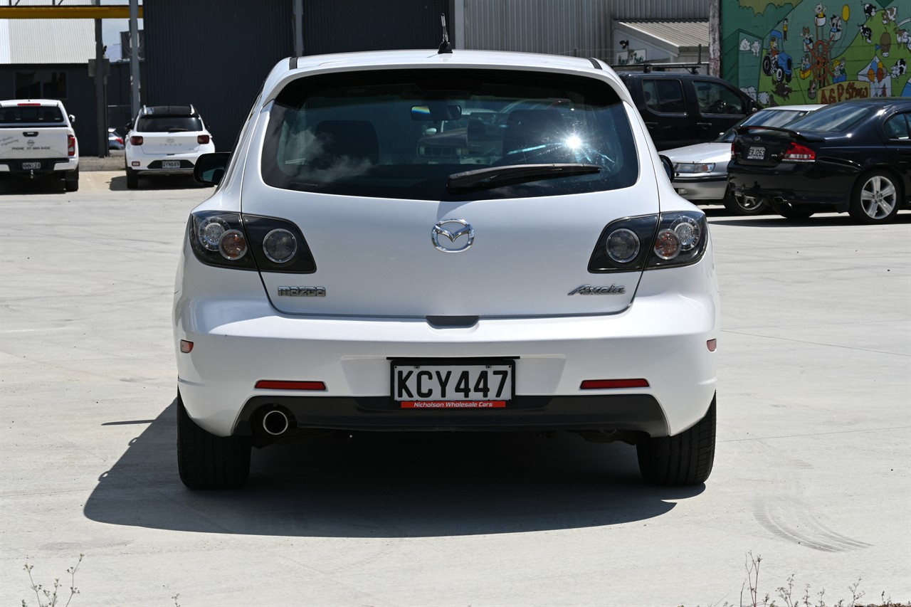 2005 Mazda Axela