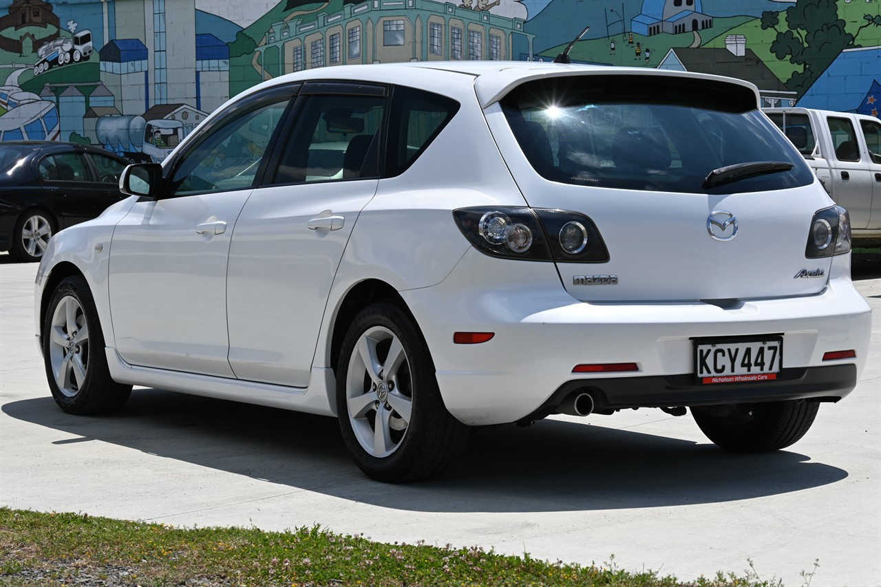 2005 Mazda Axela