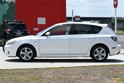 2005 Mazda Axela - Thumbnail