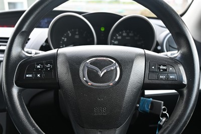 2010 Mazda Axela - Thumbnail