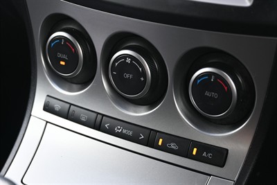 2010 Mazda Axela - Thumbnail