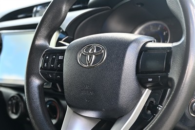 2017 Toyota Hilux - Thumbnail