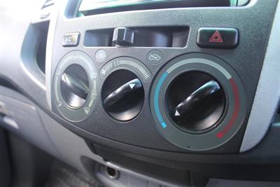 2005 Toyota Hilux - Thumbnail
