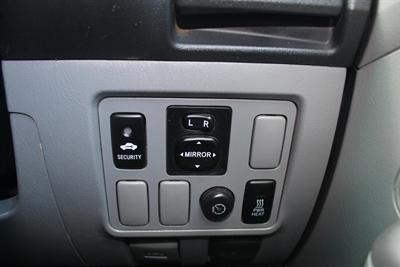 2005 Toyota Hilux - Thumbnail