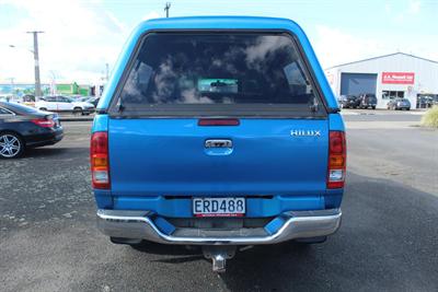 2005 Toyota Hilux - Thumbnail