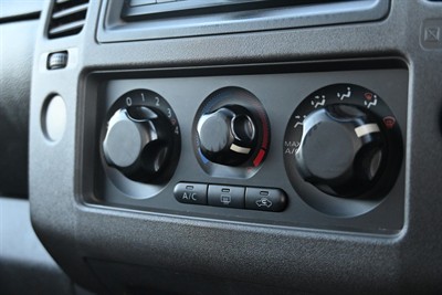 2010 Nissan Navara - Thumbnail